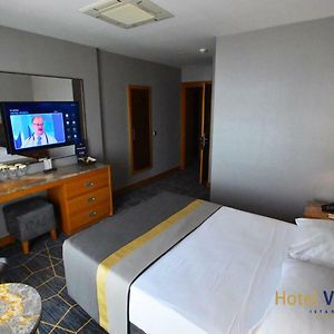 Camera con letto king size